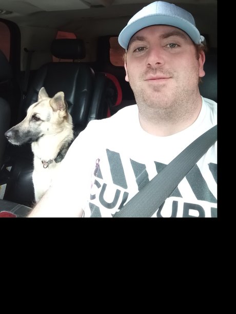 Mechanic needs only fans naked