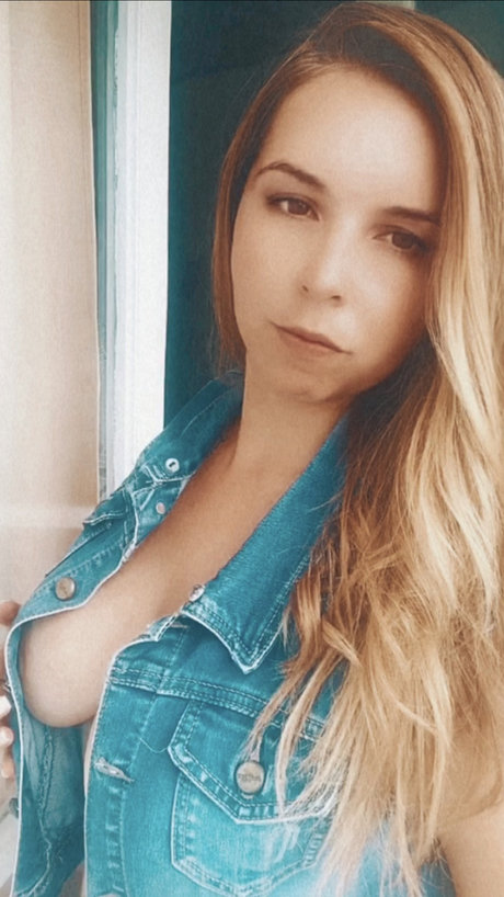 Mery Love onlyfans leakes