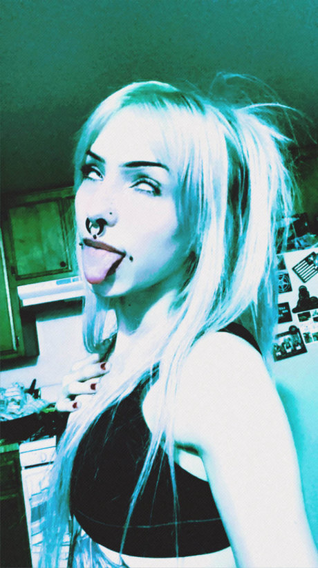 bloodmommy hot onlyfans