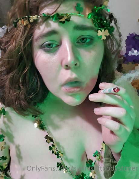 sunnisoftbodystoner onlyfans nude leaked