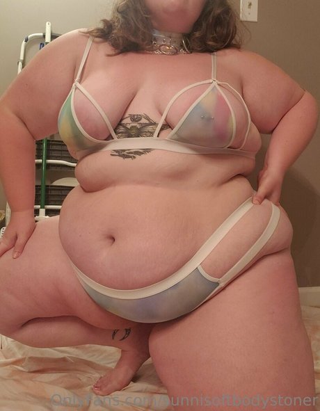 sunnisoftbodystoner onlyfans fotos