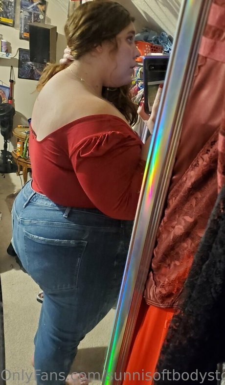 sunnisoftbodystoner onlyfans leakd