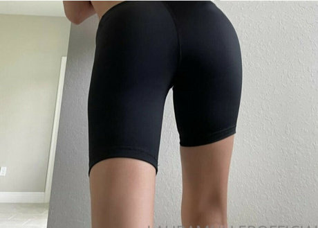 Laura Sophie Muller naked onlyfans