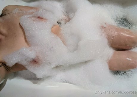luxxxrose nude only fans leaks