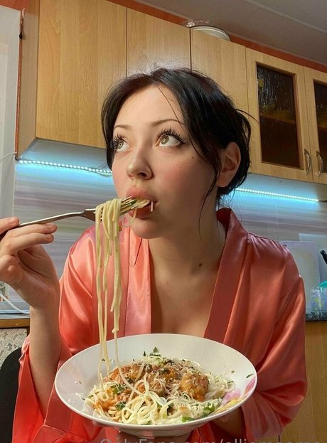 elliemooree nudes leaked onlyfans