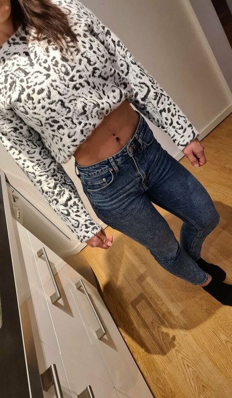 lilystrongfree onlyfans leaked tits