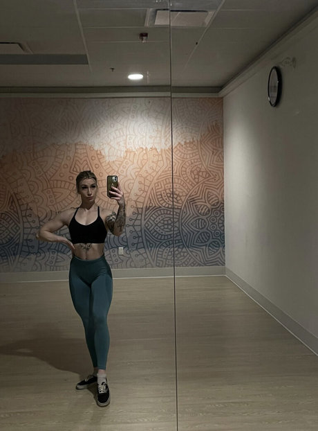 Taylor Flewin is on onlyfans