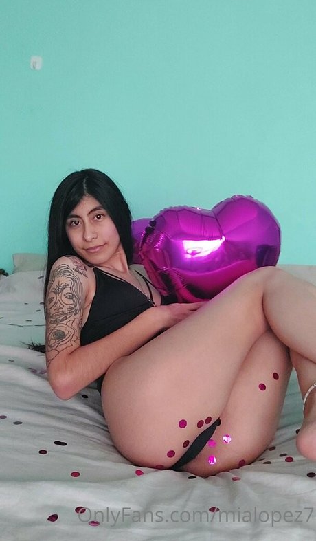 mialopez7 onlyfans naked