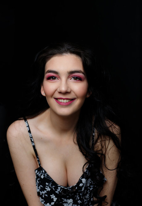 Justine Anne Crane onlyfans model