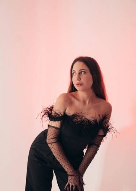 leeloo lee xxx onlyfans