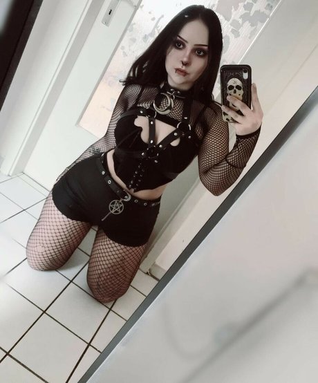 NevernaNoir onlyfans naked