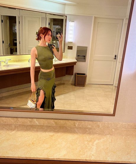 Jessie Flowers on onlyfans