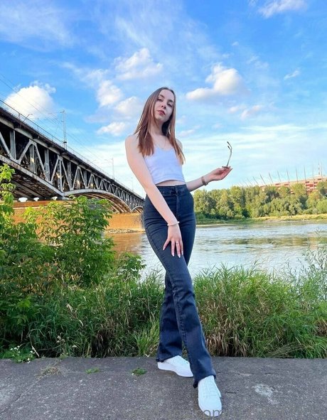 leeeeyyyla onlyfans leaked dirtyship