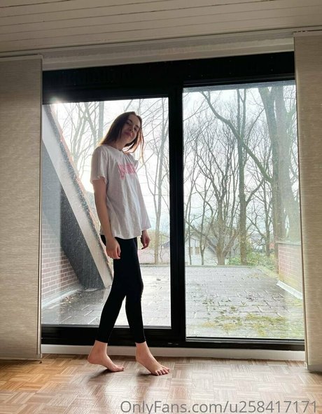 leeeeyyyla onlyfans model photo