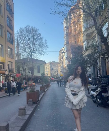 sweetasianchick03 onlyfans topless