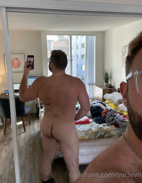 ste3evn onlyfans model photo