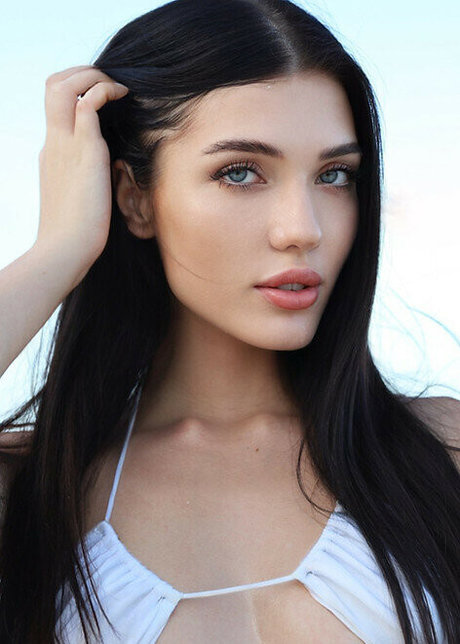 Alina Enero onlyfans sextape leak