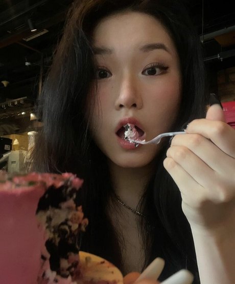 Vicki Mranrr Profile pic