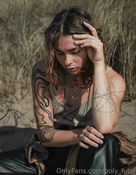poly luna onlyfans nsfw