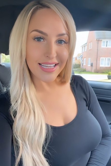 Emma Louise Jones onlyfans leak xxx