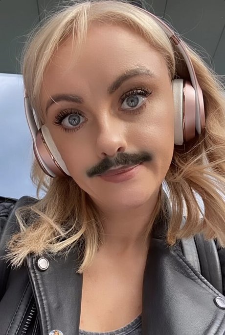 Katie McGlynn onlyfans creator