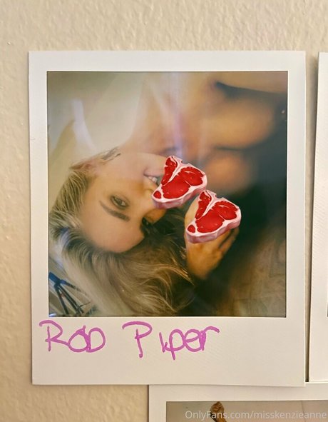 misskenzieanne onlyfans photo