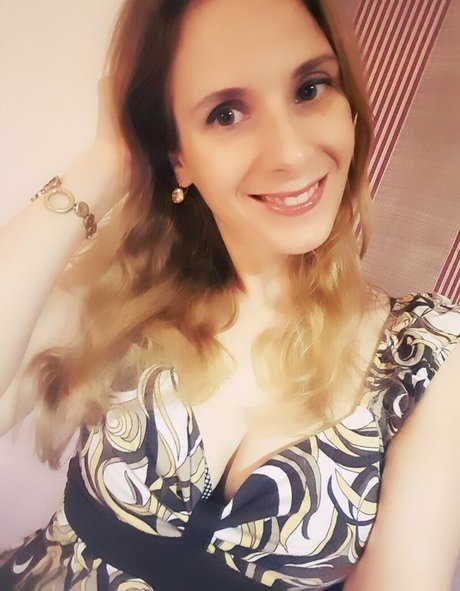 ellyedelweiss onlyfans nude content