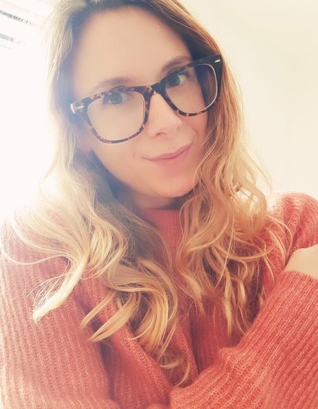 ellyedelweiss onlyfans porn leaks