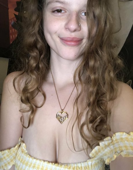 peachypotbaby onlyfans nude photos