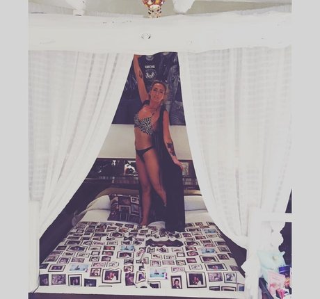 Miki Weber onlyfans striptease