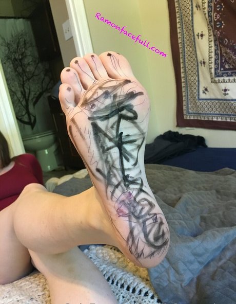 bellsfeetandass onlyfans pics