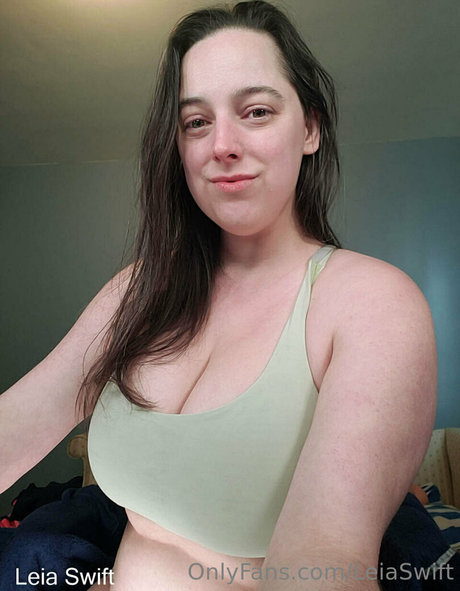 leiaswift onlyfans nude tits