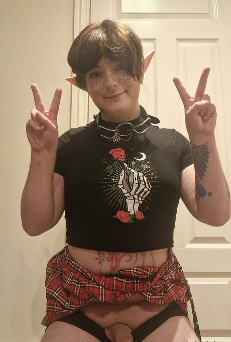 transgirlakira onlyfans nude porn