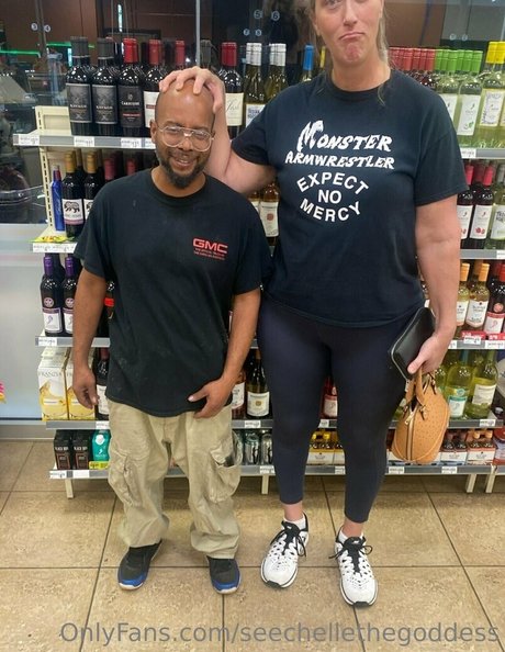 seechellethegoddess onlyfans desnuda