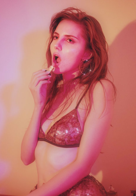 liararouxxxx naked onlyfans leaks