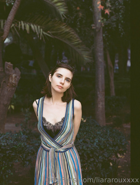 liararouxxxx onlyfans model images