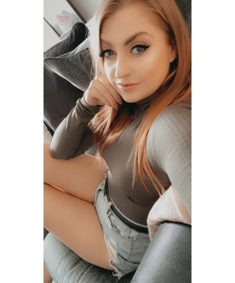 colombian teen onlyfans top self-portrait