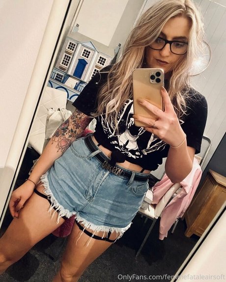 Femmefataleairsoft only fans nude