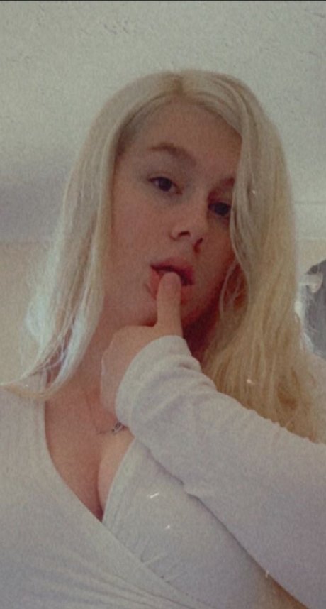 Astrid rose only fans pictures