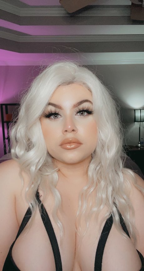 Mia Silver Free onlyfans model