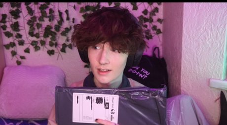 twink boy onlyfans nide