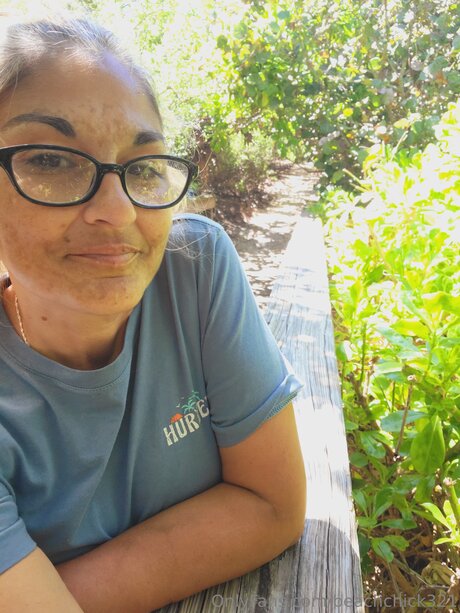 Beach Chick 321 onlyfans strip