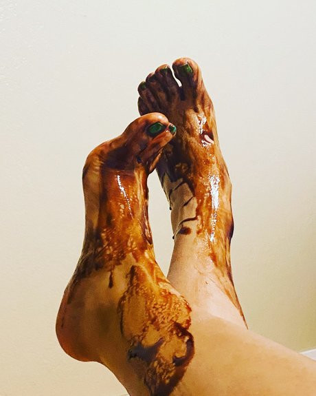 Barefoot Mulatto onlyfans leaked tits