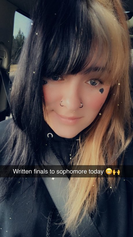 LowKey Luna nude only fans