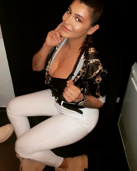 Mikela Denisa only fans content