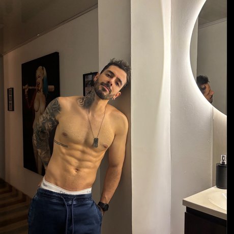 Mike Zander nude porn onlyfans