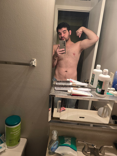AndrewR onlyfans leaked