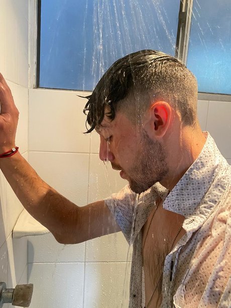 Andr s Mart nez onlyfans hot