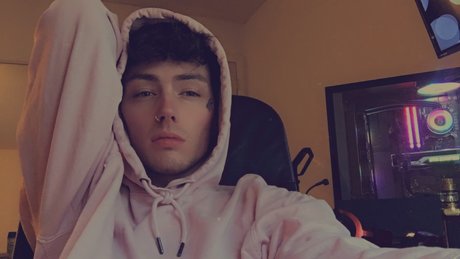 Brandon Dean boobs onlyfans