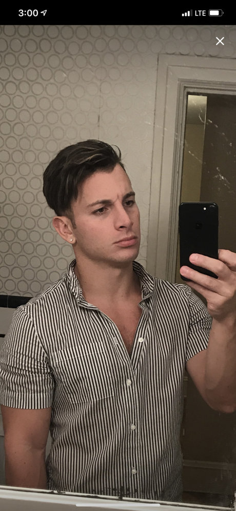 u623672 onlyfans strip tease